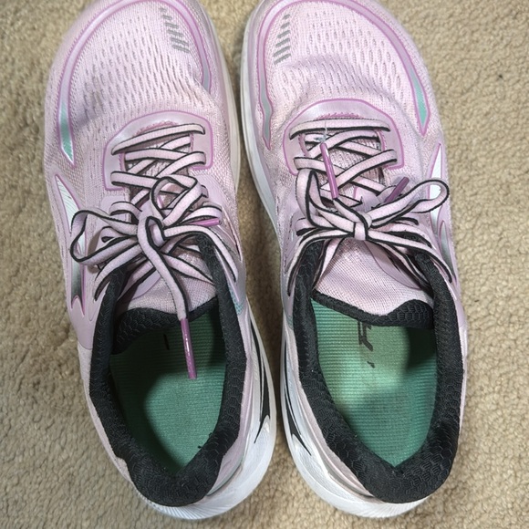 Barely used altras - Picture 8 of 8